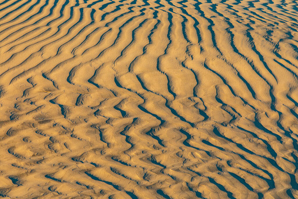 Guerro Negro, Mulege, Baja California Sur, México. Dunas de arena al atardecer en la costa occidental de la península de Baja California. - Foto, imagen