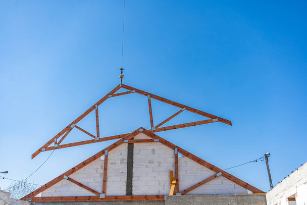 Nový ve výstavbě střechy trámy staveniště - Fotografie, Obrázek