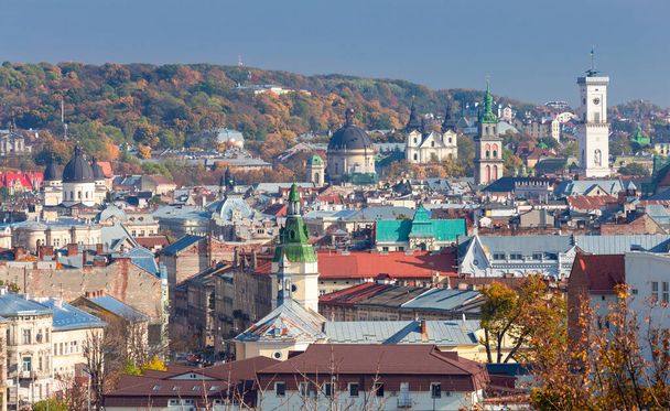 Lviv vagyok. Légi kilátás reggel. - Fotó, kép