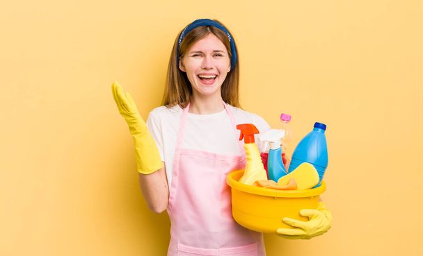 pretty woman housekeeping concept - Fotoğraf, Görsel