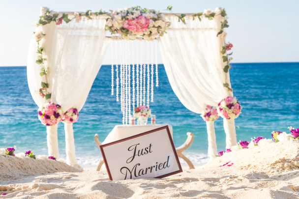 beach wedding set up, tropical outdoor wedding reception, beauti - Photo, Image