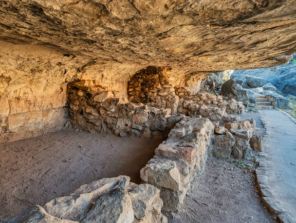 Schöne Aussicht auf die Höhle in der Stadt jerusalem, Island - Foto, Bild
