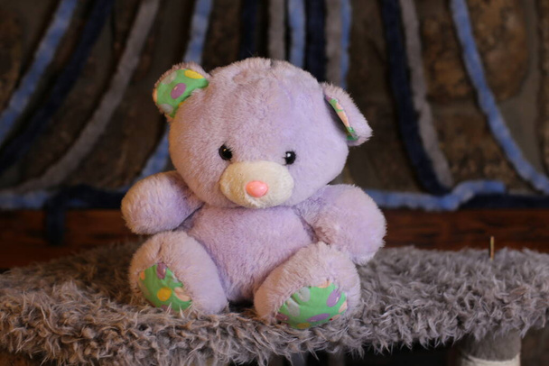 primer plano tiro de rosa osito de peluche juguete suave - Foto, Imagen