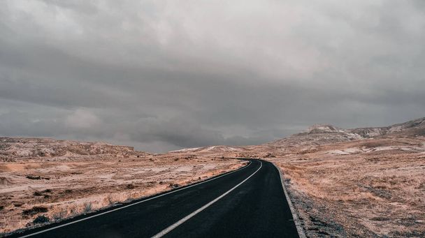 cappadocia léggömbök goreme pulyka utazás táj tapéta utazás goreme nevsehir kajseri út út - Fotó, kép