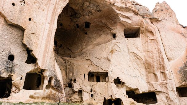 the cave in the old town of petra, jordan - Foto, Bild