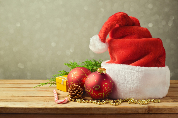Santa Hat with Christmas decorations - Valokuva, kuva