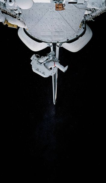 Astronautti ja avaruusalus. Elementit tämän kuvan kalustettu NASA. - Valokuva, kuva