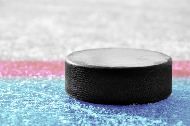 Černá hokejový puk - Fotografie, Obrázek