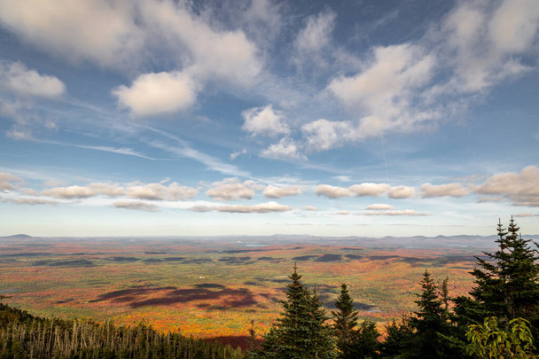 landscape with mountains and autumn colors. - Foto, Imagen