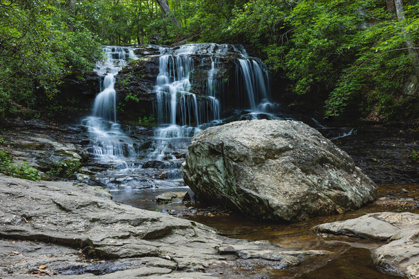 waterfall in the forest - Fotografie, Obrázek
