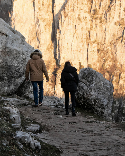 Day landscape scene at famous vikos aoos national park, greece - Foto, imagen