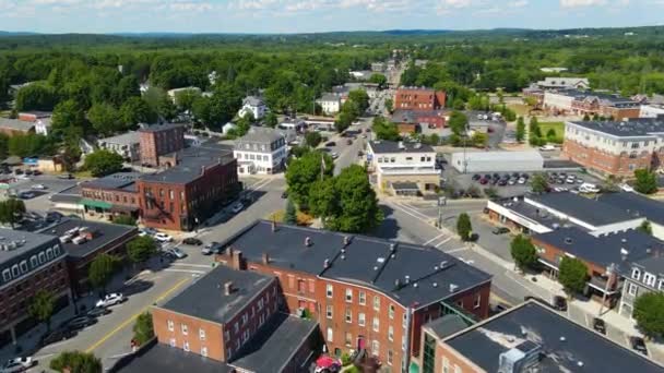Westborough historic town center aerial view at Main Street and South Street in Worcester County, Massachusetts MA, Verenigde Staten. - Video