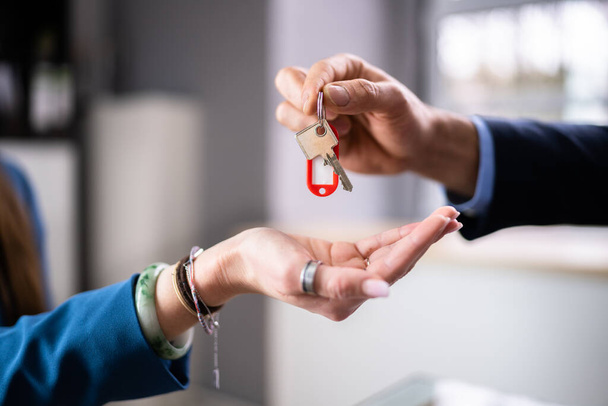 Real Estate House Sale Key Handover . Property Ownership - Foto, Imagem