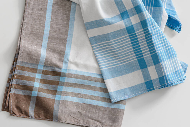 Set van vintage gestripte katoenen zakdoeken voor mannen. - Foto, afbeelding