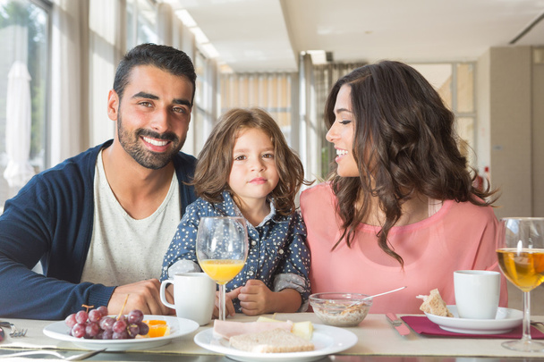 Família tomando café da manhã
 - Foto, Imagem
