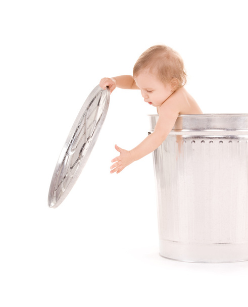 Baby in trash can - Valokuva, kuva