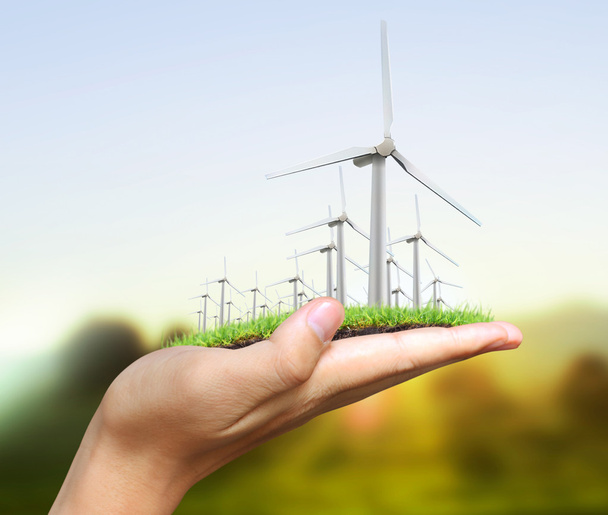 Turbina eólica en la mano
  - Foto, imagen