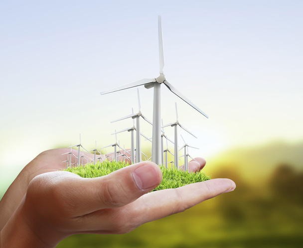 Turbina eólica en la mano
  - Foto, imagen