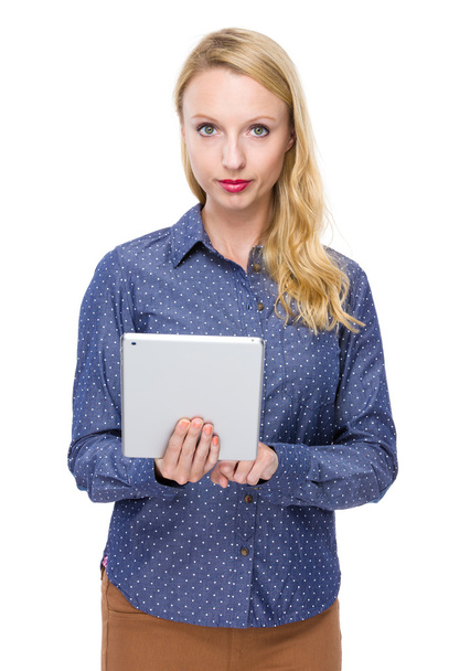 Woman using digital tablet - Valokuva, kuva
