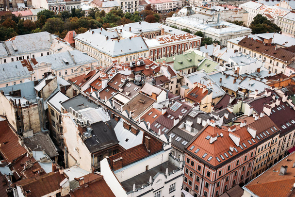De stad Lviv. Zicht op woongebouwen van bovenaf. Hoge kwaliteit foto - Foto, afbeelding