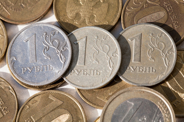 Rubel und Euro-Münzen - Foto, Bild