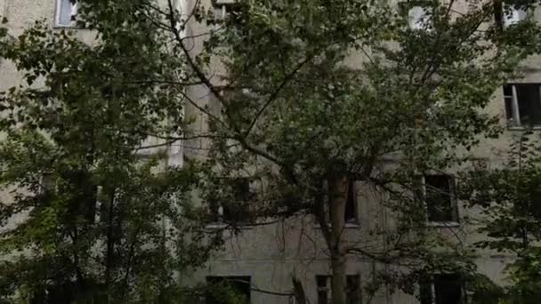 Будинки з руїнами у примарному місті Прип "ять (Чорнобиль). - Кадри, відео