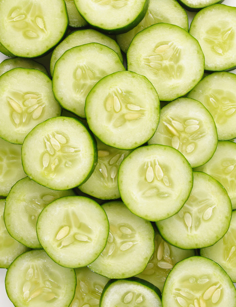 gesneden komkommer - Foto, afbeelding