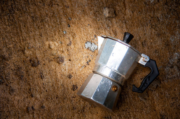 Italian Moka Pot Lehdet Italian Moka Pot Lehdet Italian moka potin kahvia - Valokuva, kuva