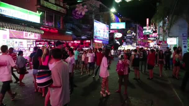 Fußgängerzone in Pattaya, Thailand - Filmmaterial, Video