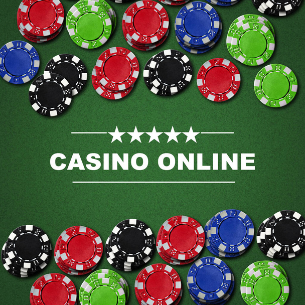 Koncepcja kasyna online. Poker żetony na zielonym tle. Hazard. tło. - Zdjęcie, obraz