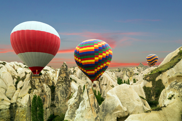 Kleurrijke heteluchtballonnen - Foto, afbeelding