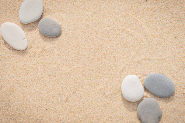 Fondo granos de arena marina, arena fina de playa y conchas. - Foto, imagen
