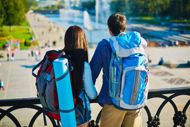 Viajantes com mochilas
 - Foto, Imagem