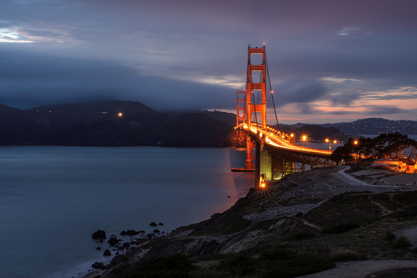 Éclairage nocturne au pont Golden Gate, San Francisco
 - Photo, image
