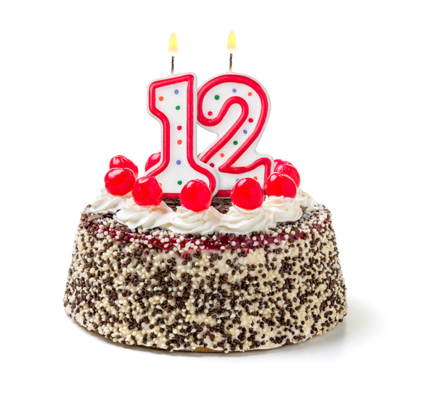 Торт на день рождения с горящей свечой
 - Фото, изображение