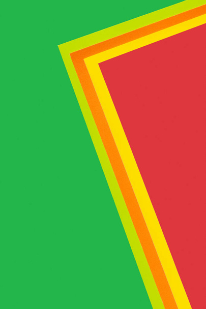 geometriai zöld, piros, sárga és narancssárga háttér másolási hellyel - Fotó, kép