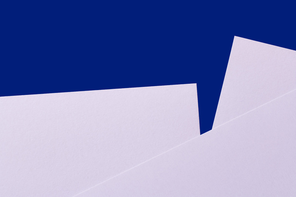 eenvoudige lavendel en blauwe geometrische achtergrond met kopieerruimte - Foto, afbeelding