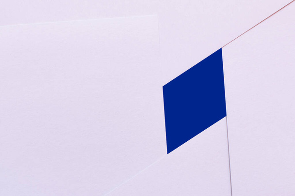 abstracte achtergrond met lavendel en blauwe papieren vellen - Foto, afbeelding