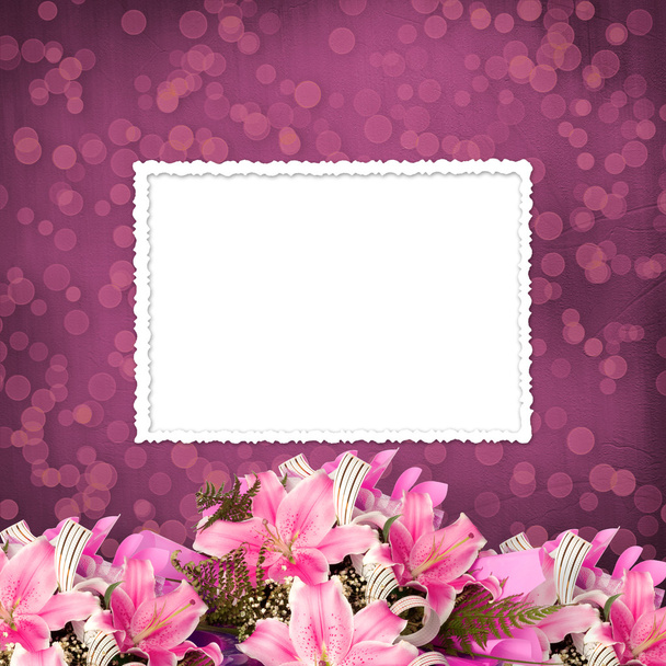 Grunge paper for invitation or congratulations with a bouquet of - Foto, Imagen