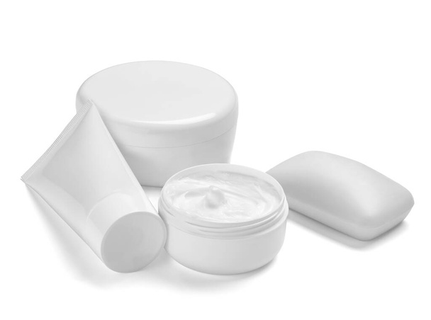 crema blanca recipiente tarro belleza hidratante tubo jabón - Foto, imagen