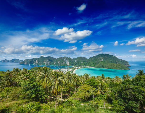 Isla tropical verde
 - Foto, imagen
