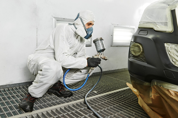car repair painting in chamber - Foto, Bild