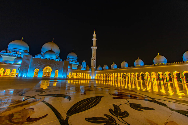 Shakezy Cayd Grand Mosque (Ηνωμένα Αραβικά Εμιράτα). Τοποθεσία λήψης: Abdabi - Φωτογραφία, εικόνα