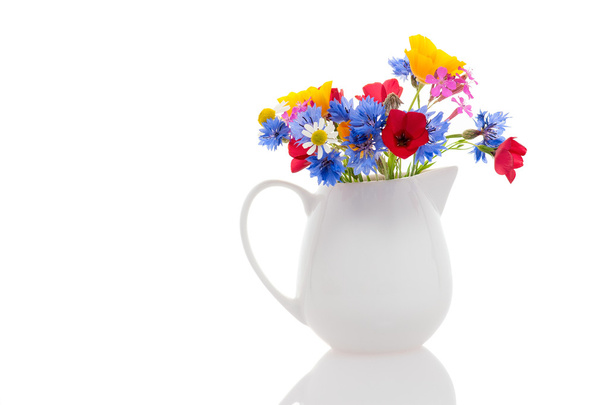 Wildflowers in jug - Foto, Bild