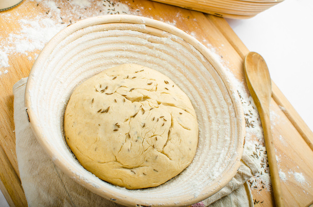 Making bread home in a basket - scuttle - Valokuva, kuva