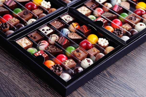 Σοκολατάκια σε συσκευασία δώρου - Φωτογραφία, εικόνα