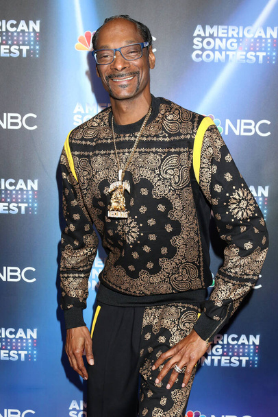 LOS ANGELES - MAR 21: Snoop Dogg all'American Song Contest Live Show Red Carpet all'Universal Back Lot il 21 marzo 2022 a Los Angeles, CA - Foto, immagini