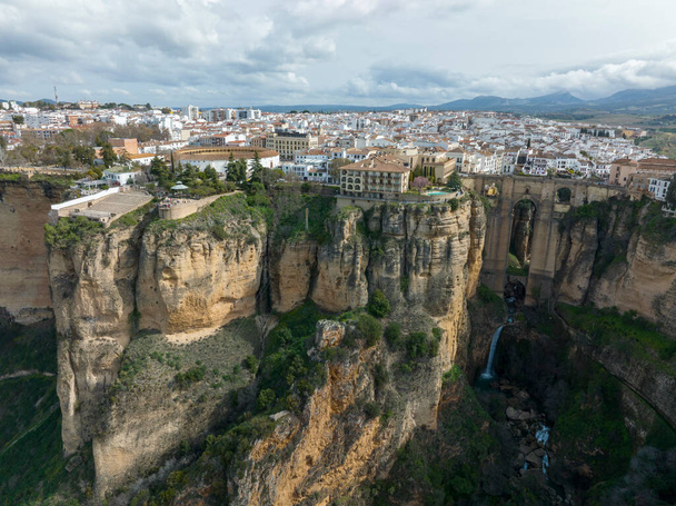 İspanya 'nın Malaga eyaletindeki muazzam Ronda kentinin hava manzarası - Fotoğraf, Görsel
