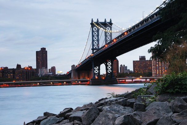 New Yorkin Manhattan-silta Hudson-joen yllä
 - Valokuva, kuva