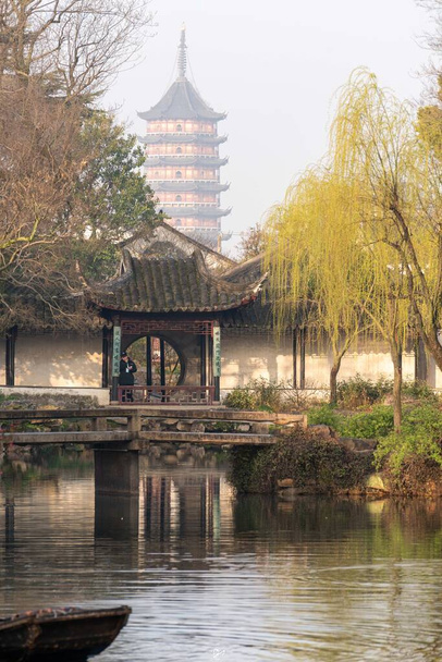 beautiful architecture in the city of china - 写真・画像